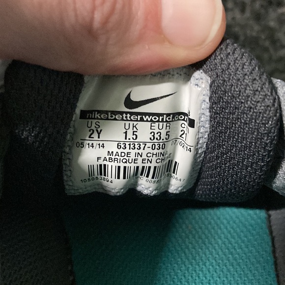 Gray Nike SB Boys Canvas Shoes EUC - Picture 6 of 6